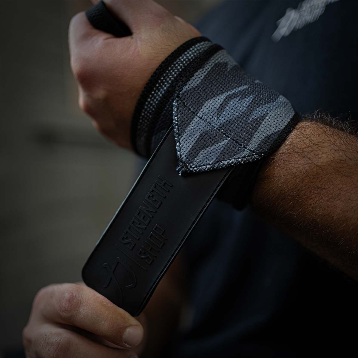 Medium Wrist Wraps - Dark Camo print - IPF Approved – 30cm/60cm - Strength Shop